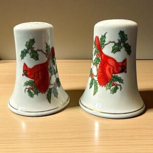 Vintage 1950's Lefton "Cardinal" Christmas 10-Hole Salt & Pepper Shakers VG Cond